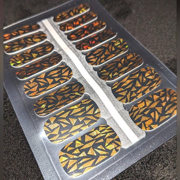 Last chance! Shards of Gold Nails at Play Nail Wraps Manicure Stickers - Picture 1 of 12